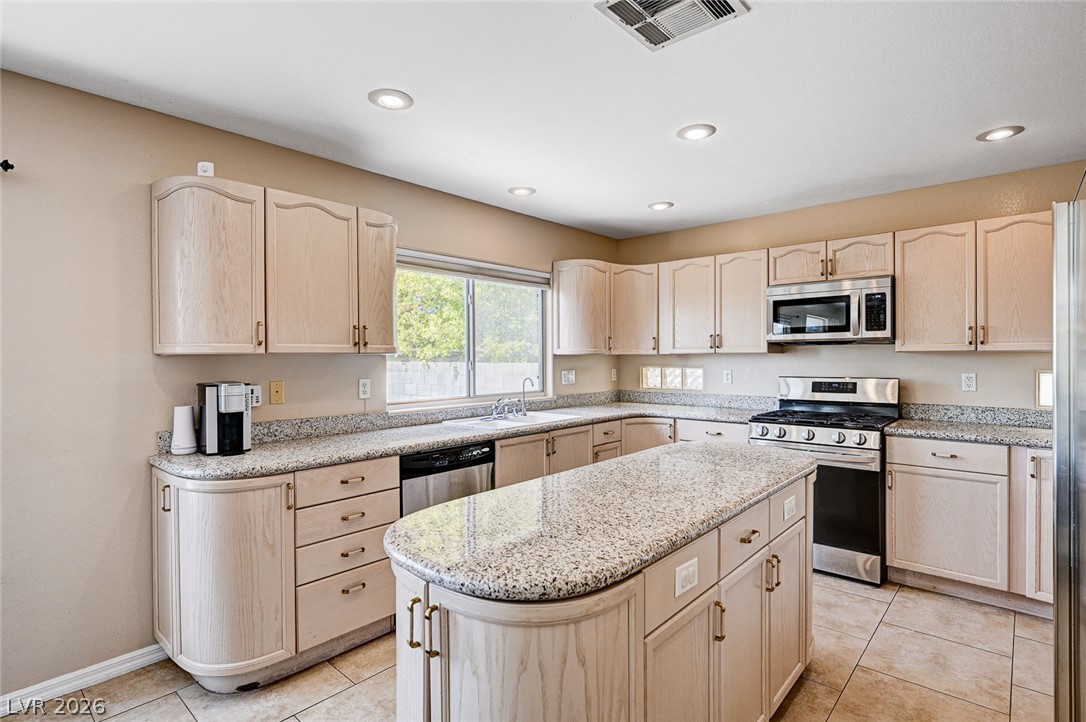 Photo 16 of 48, 7813 Falconwing Avenue