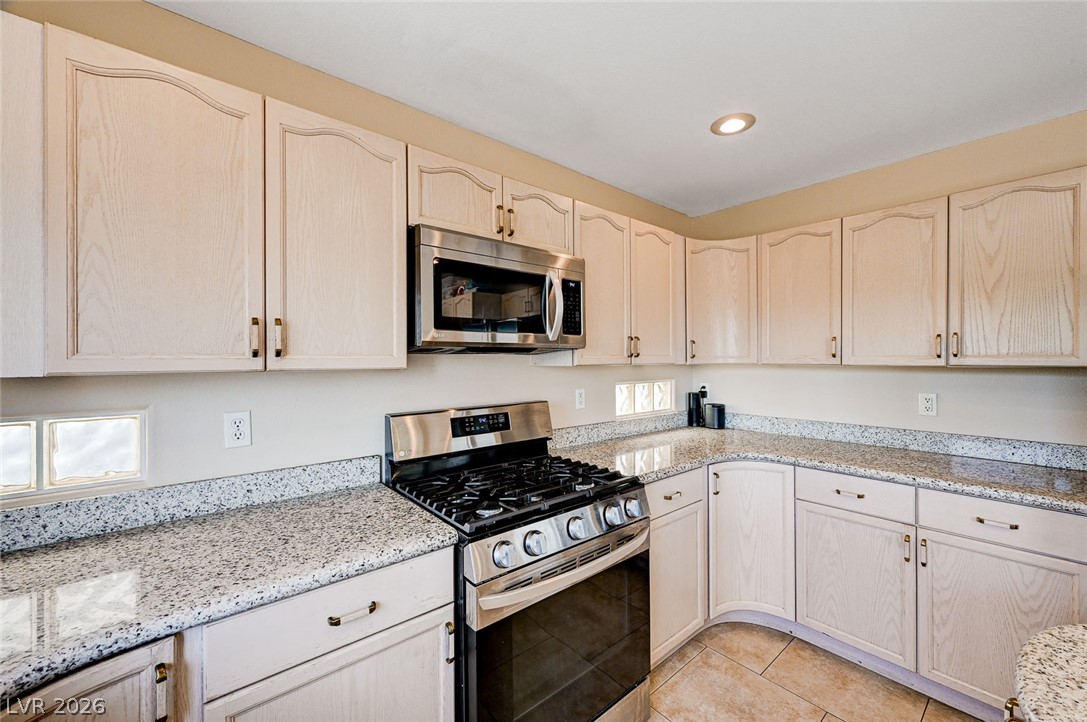Photo 19 of 48, 7813 Falconwing Avenue