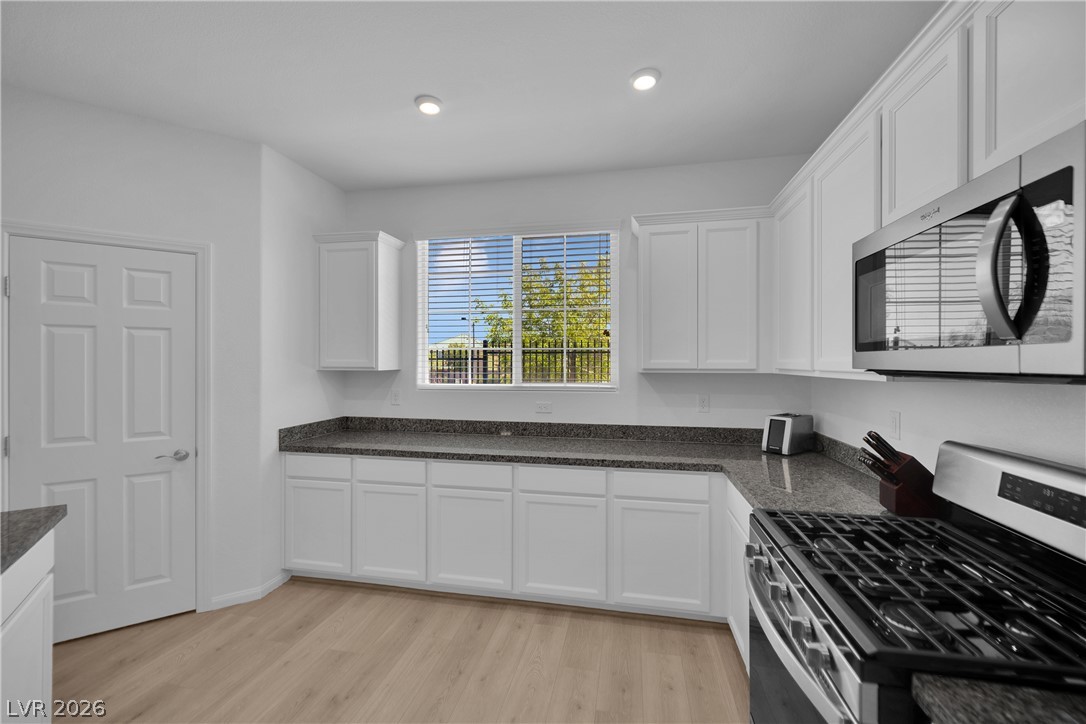Photo 6 of 47, 10691 Sariah Skye Avenue