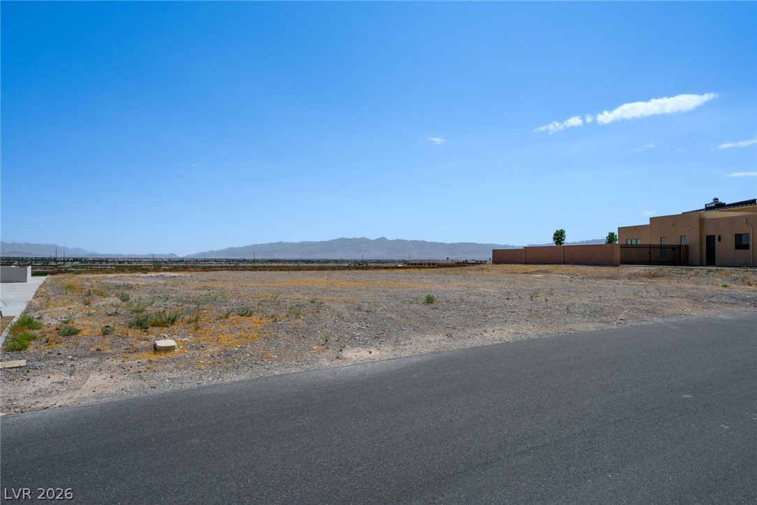 Photo 3 of 6079 E Spring Mountain Boulevard