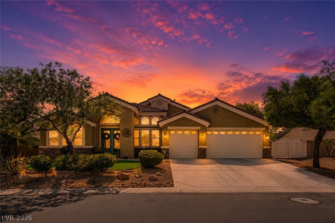 6831 Rose River Falls Street, Las Vegas 89131