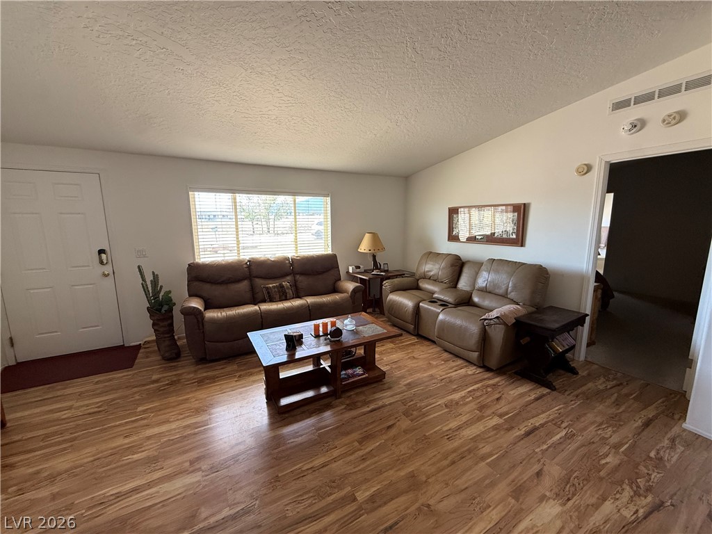 Photo 4 of 150 E 191st Street