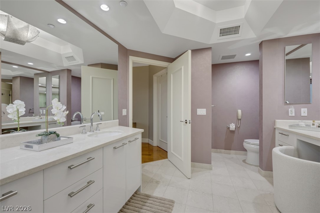 Photo 13 of 44, 322 Karen Avenue #708