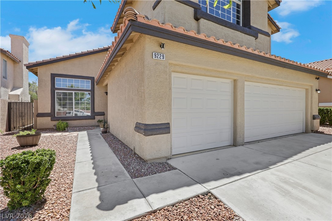 Photo 4 of 9229 Valador Avenue