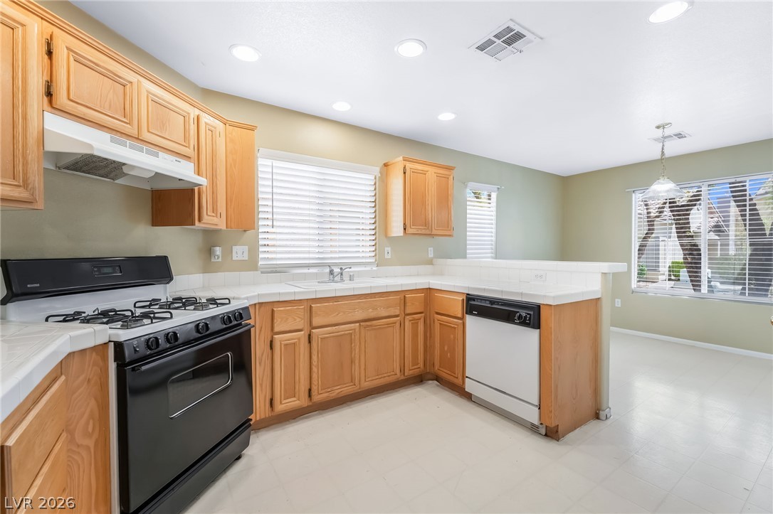 Photo 9 of 31, 1473 Bramfield Court #102