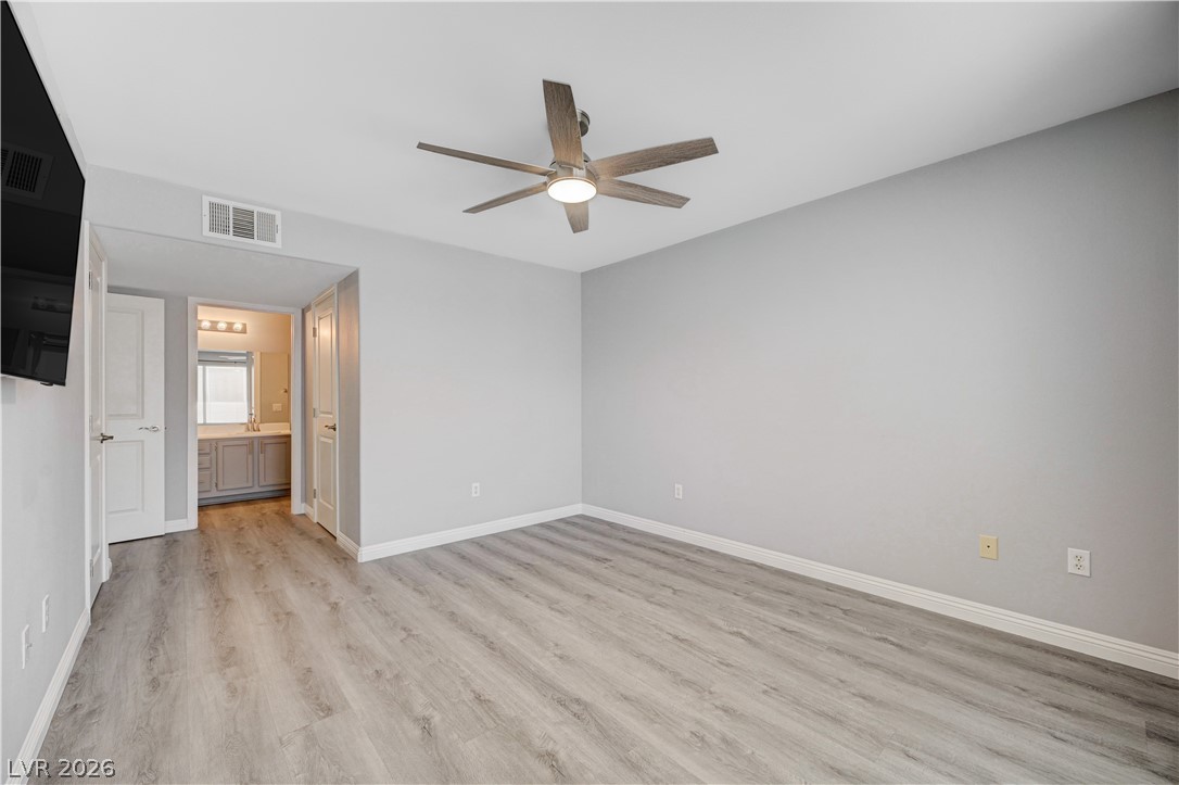 Photo 21 of 47, 3425 E RUSSELL Road #223