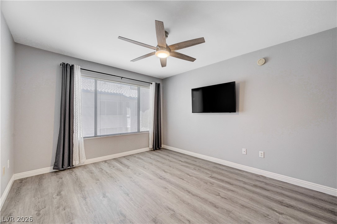 Photo 22 of 47, 3425 E RUSSELL Road #223