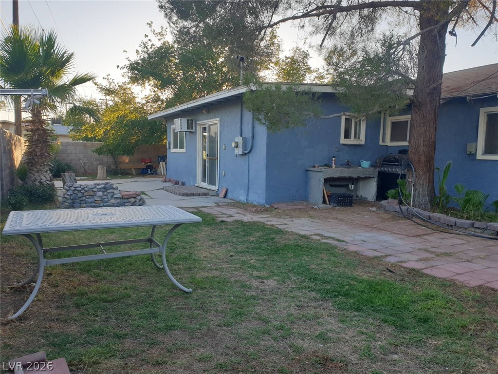 Photo 13 of 15, 3905 La Pasada Avenue