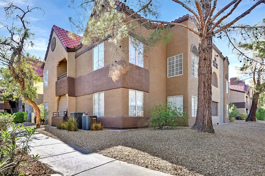 Photo 42 of 44, 2200 S Fort Apache Road #2142