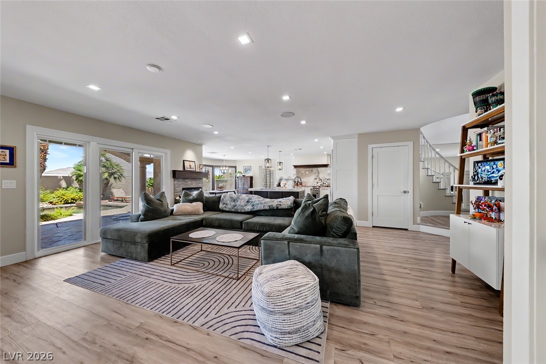 Photo 8 of 38, 8986 Sidebrook Court