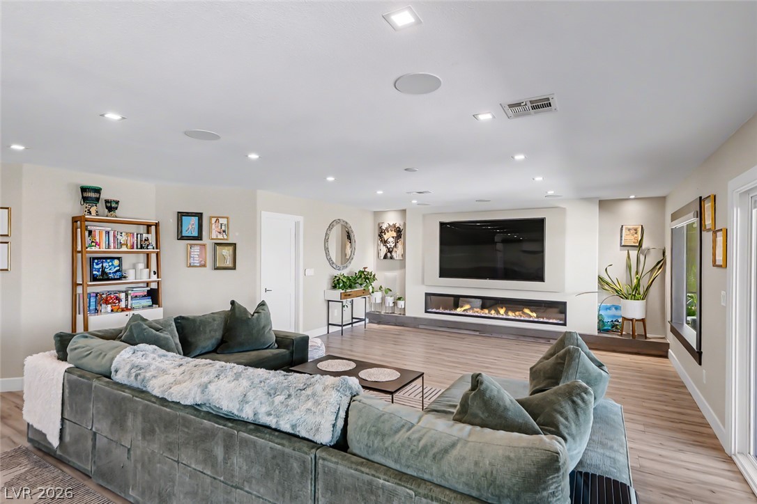 Photo 9 of 38, 8986 Sidebrook Court