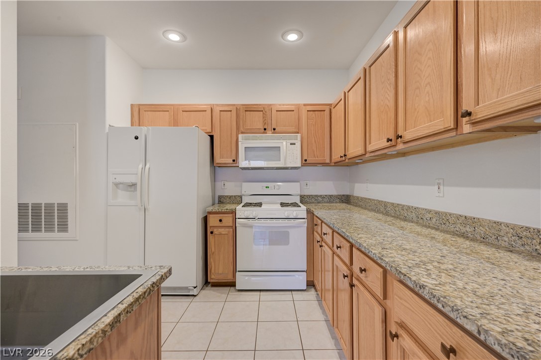 Photo 11 of 28, 2050 W Warm Springs Road #1323