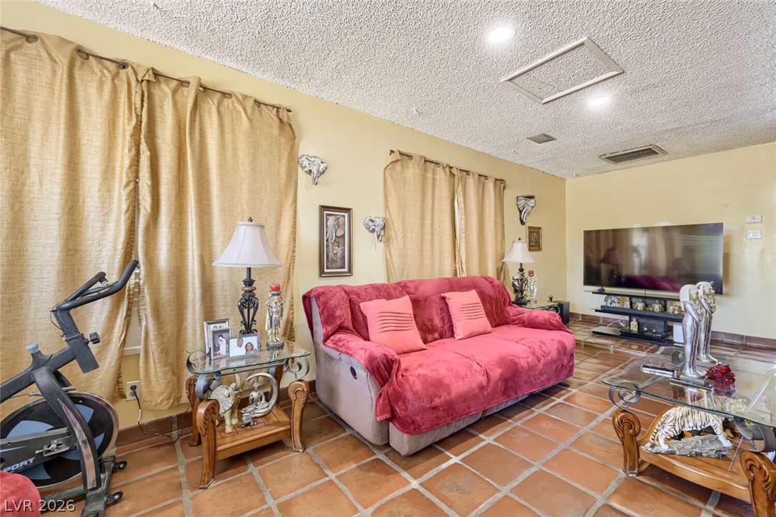 Photo 11 of 28, 3572 Regents Circle