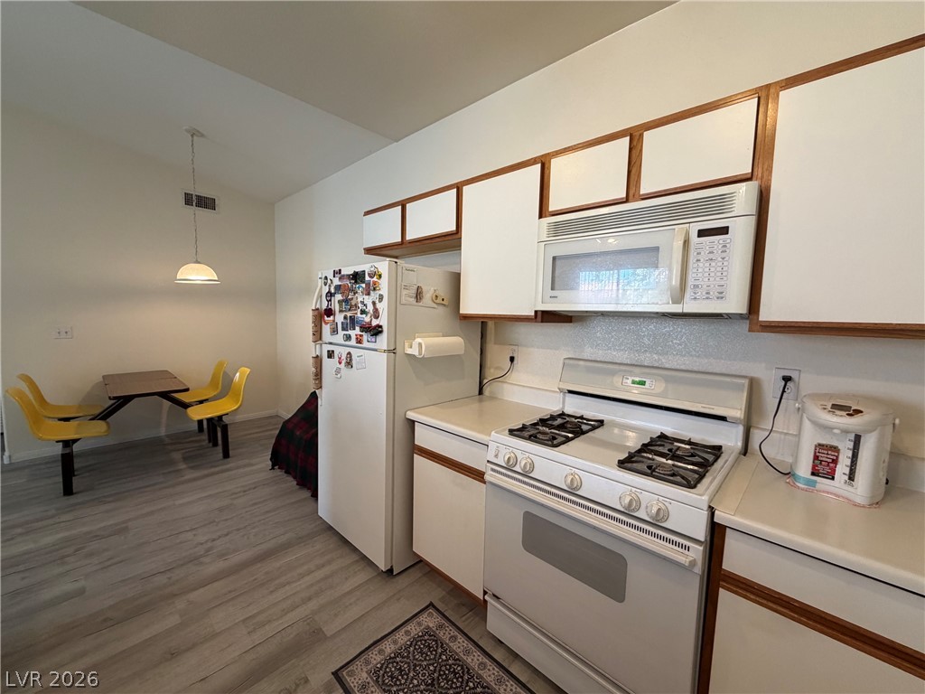 Photo 18 of 49, 4960 Harrison Drive #230