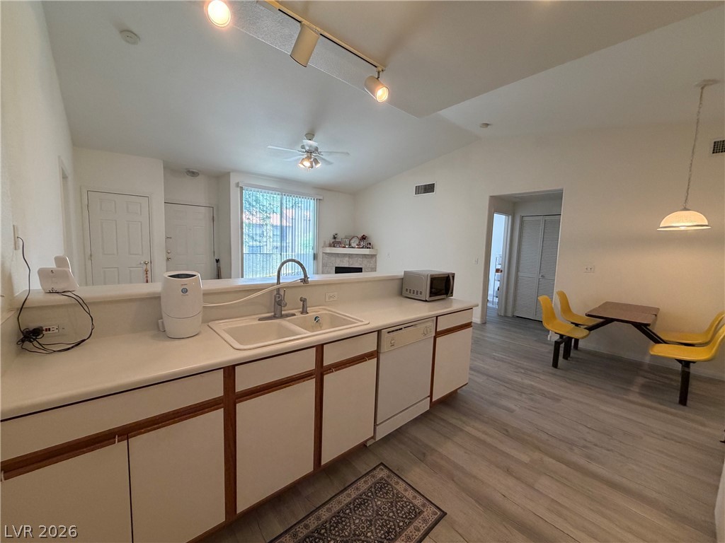 Photo 16 of 49, 4960 Harrison Drive #230