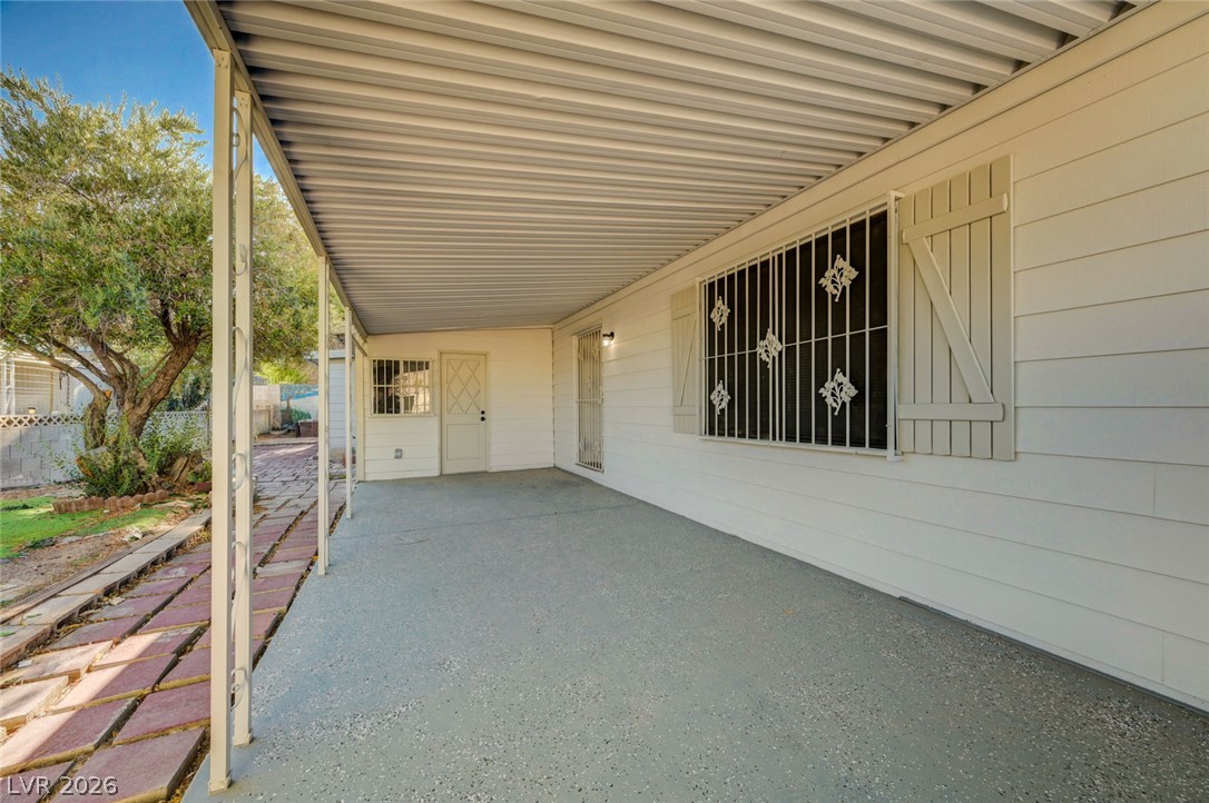 Photo 2 of 293 Sir William Way