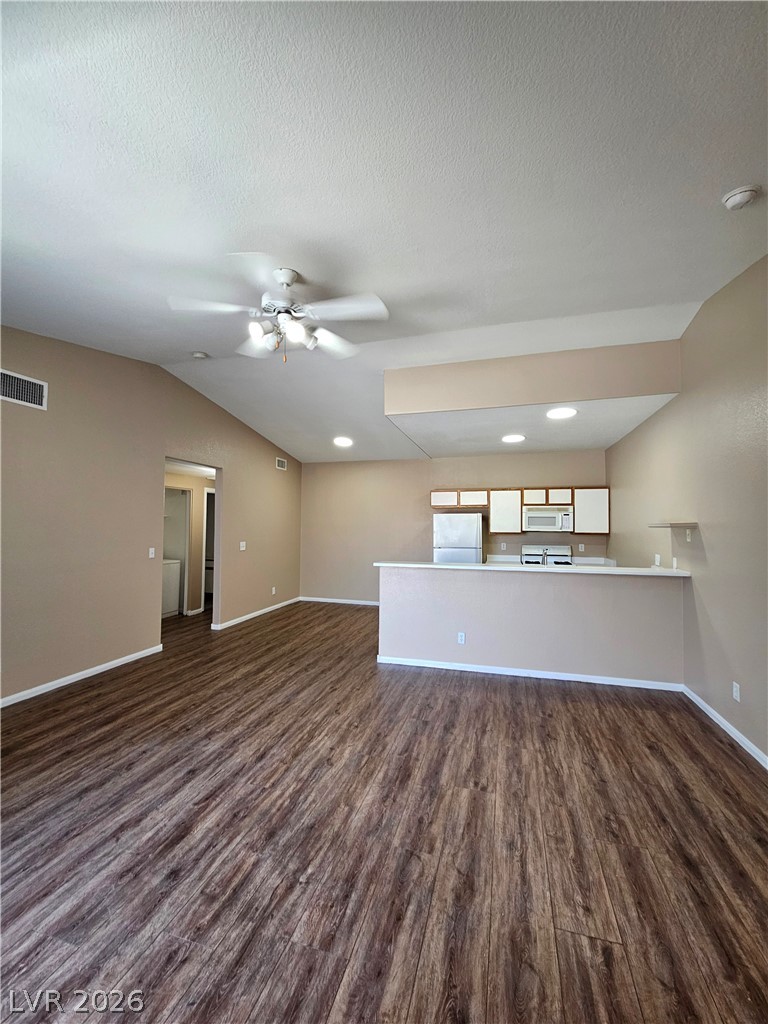 Photo 6 of 33, 4960 Harrison Drive #217