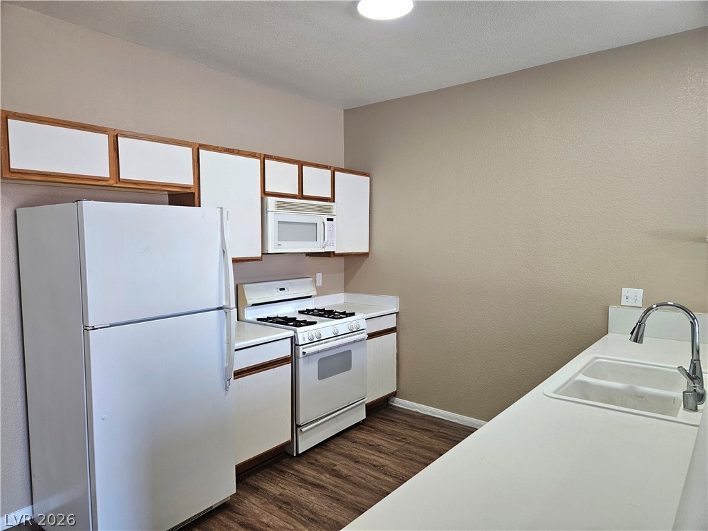 Photo 9 of 33, 4960 Harrison Drive #217