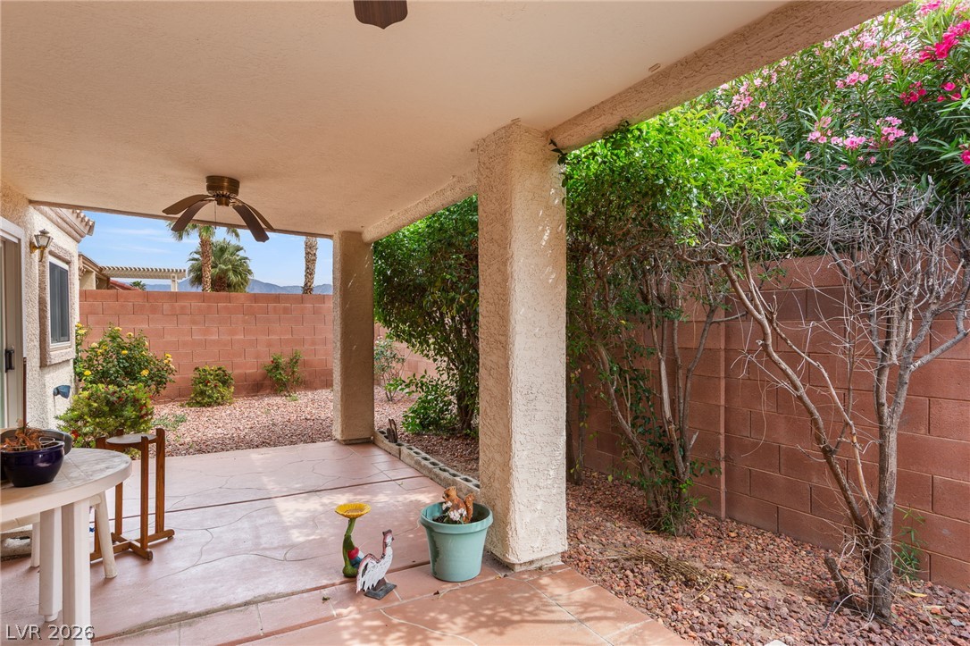 Photo 11 of 33, 1232 Wigwam Street