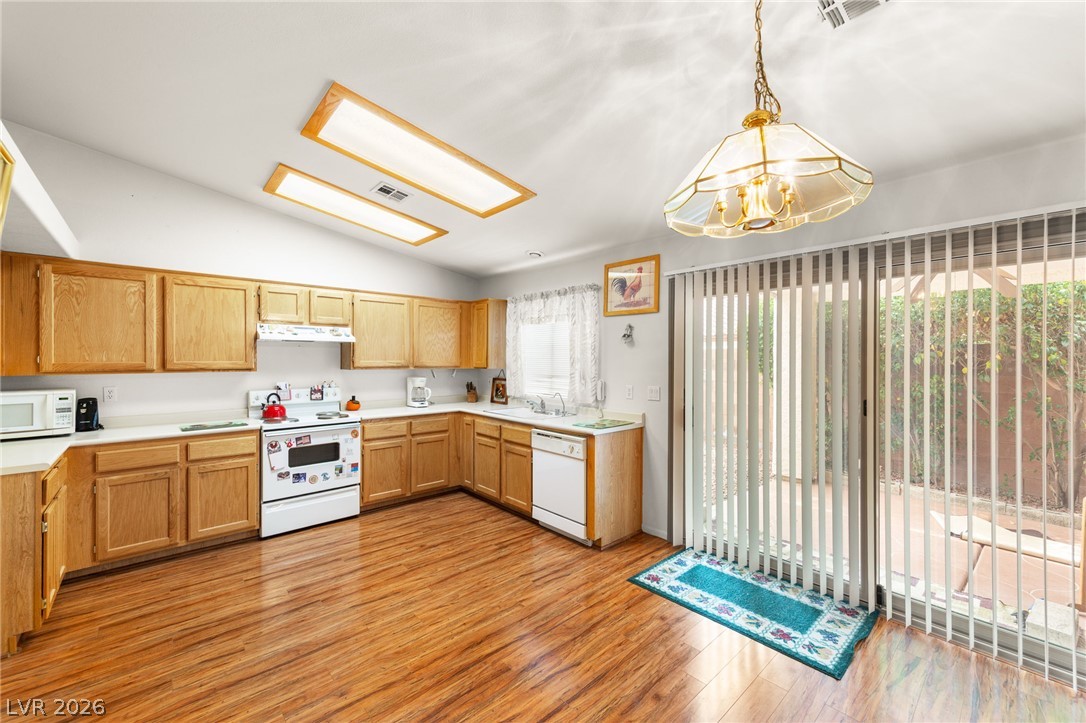Photo 17 of 33, 1232 Wigwam Street