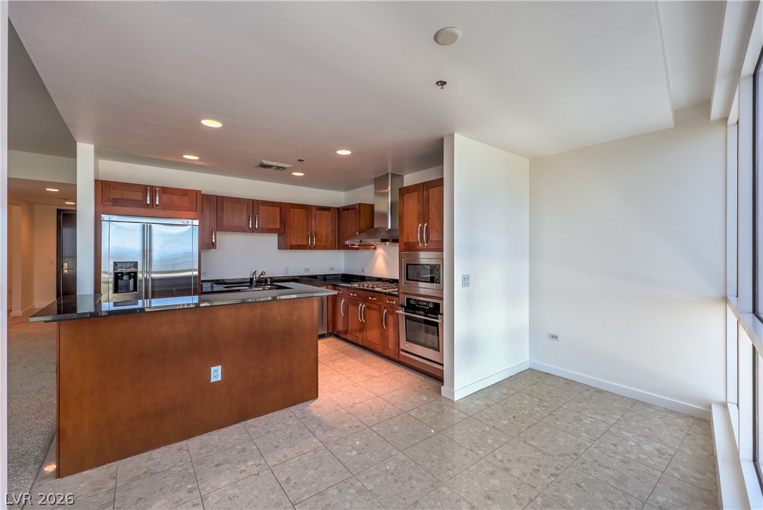 Photo 16 of 45, 4525 Dean Martin Drive #2807