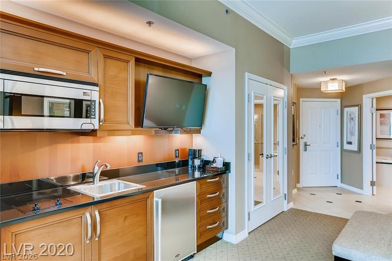 Photo 3 of 135 E Harmon #1804