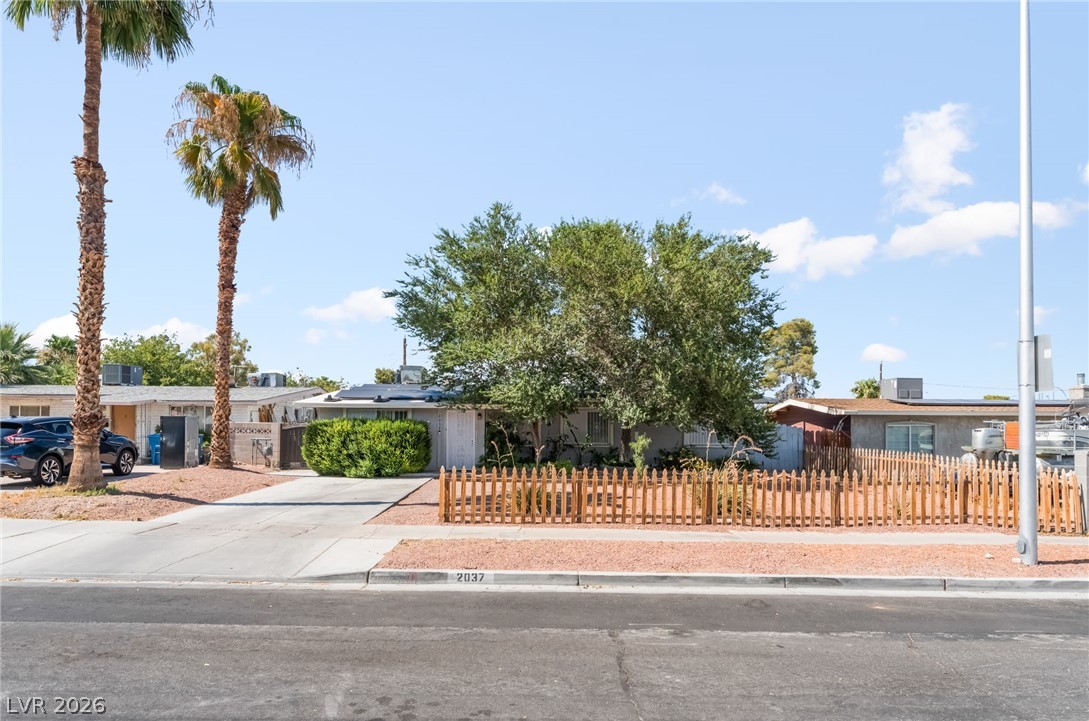 2037 Houston Drive, Las Vegas 89104