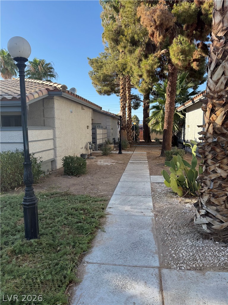 Photo 6 of 33, 271 N Lamb Boulevard #D