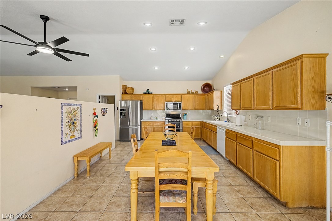 Photo 8 of 25, 967 Cardelina Lane