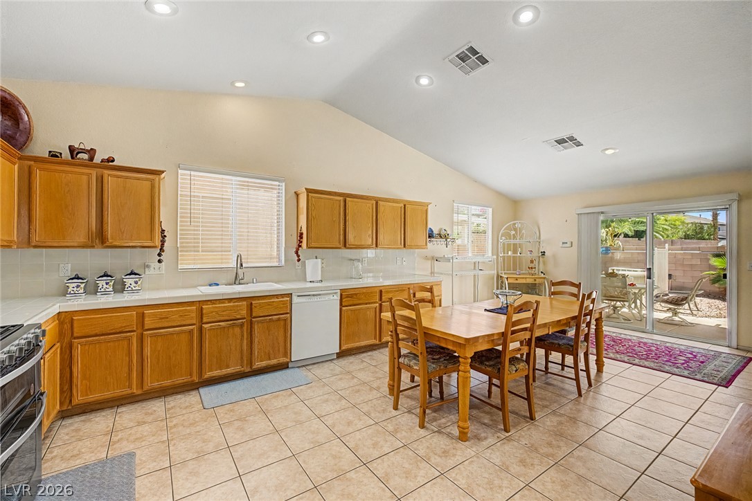 Photo 11 of 25, 967 Cardelina Lane