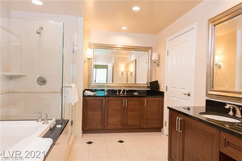 Photo 7 of 19, 125 E Harmon Avenue #2514