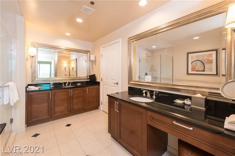 Photo 9 of 19, 125 E Harmon Avenue #2514