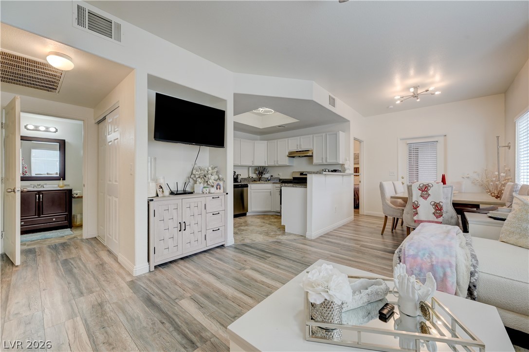 Photo 4 of 9580 W Reno Avenue #134