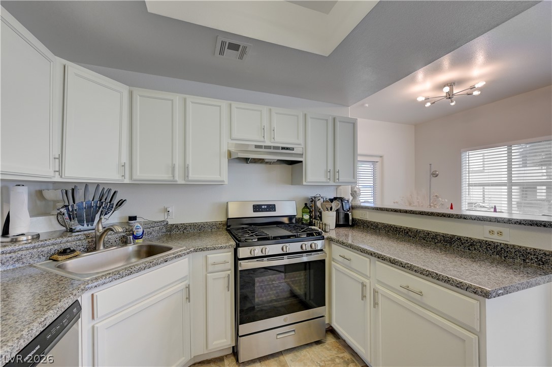 Photo 12 of 41, 9580 W Reno Avenue #134