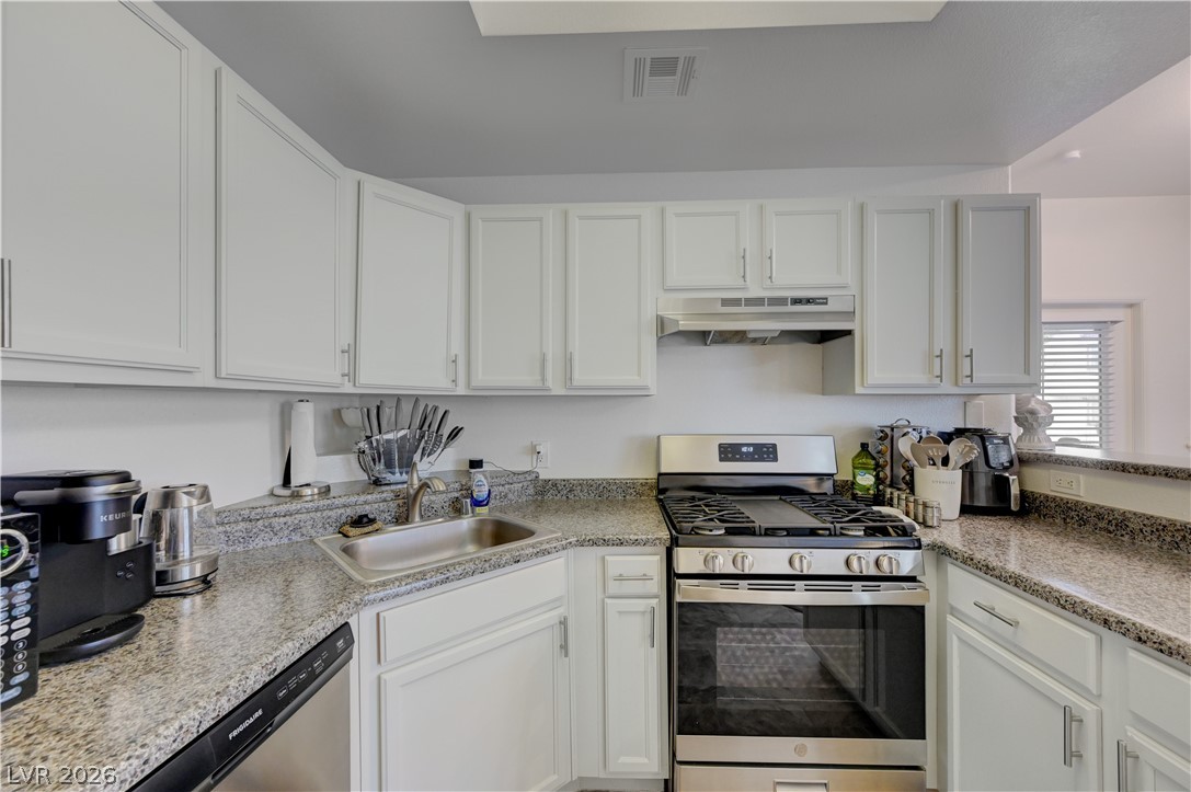 Photo 13 of 41, 9580 W Reno Avenue #134