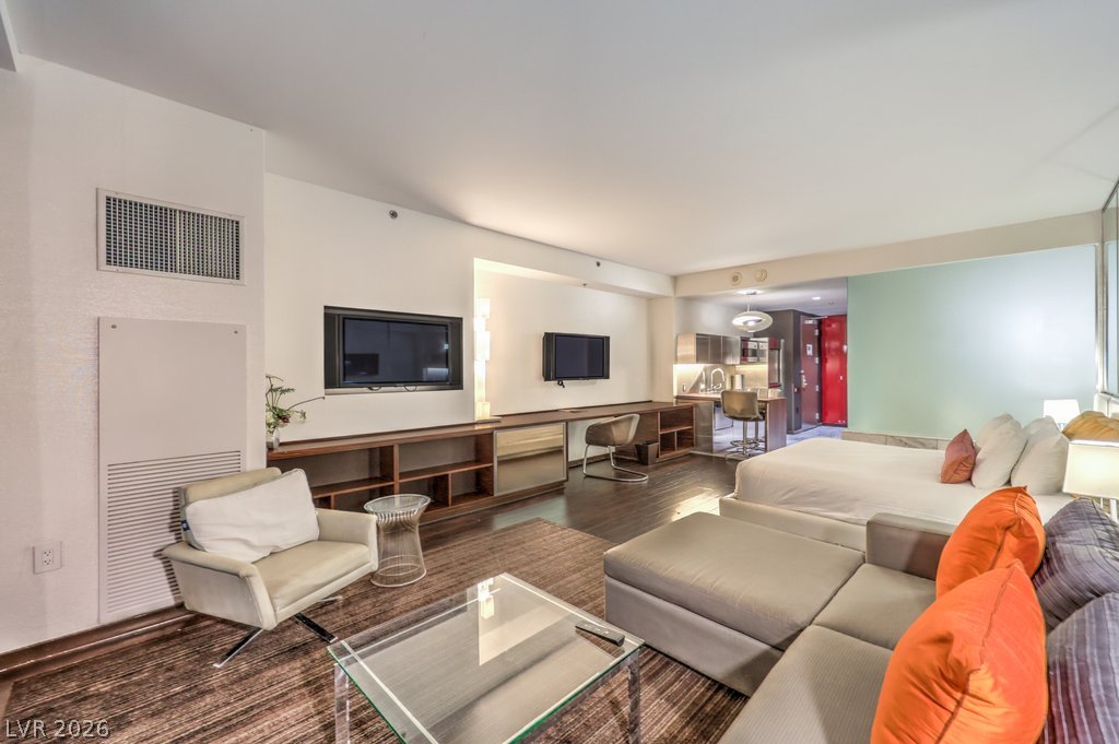 Photo 9 of 27, 4381 W Flamingo Road #3010