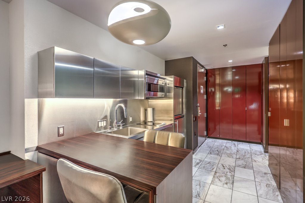 Photo 18 of 27, 4381 W Flamingo Road #3010