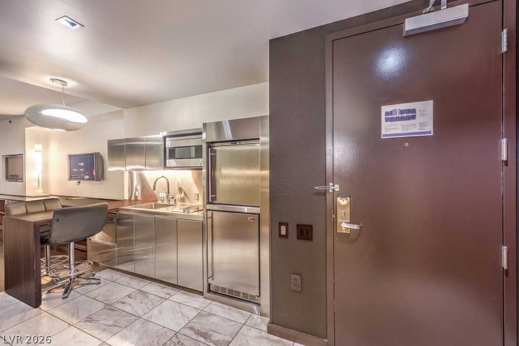Photo 15 of 27, 4381 W Flamingo Road #3010