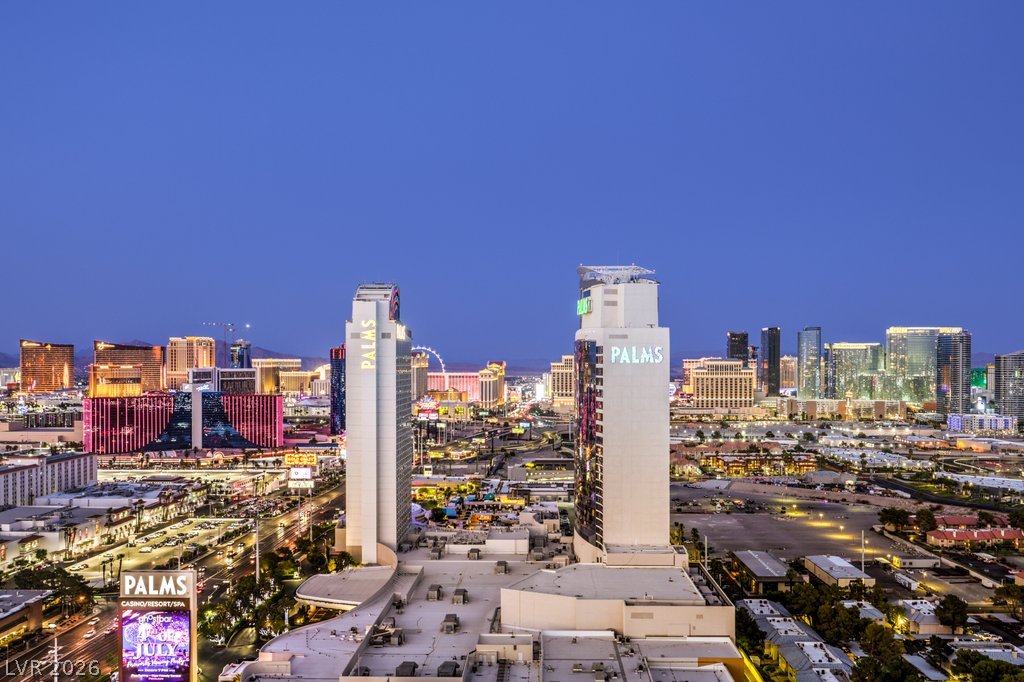 Photo 2 of 4381 W Flamingo Road #3010