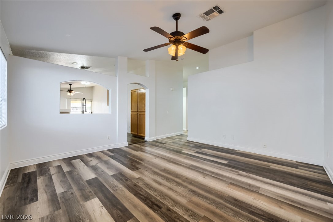 Photo 10 of 33, 7124 Overhill Avenue