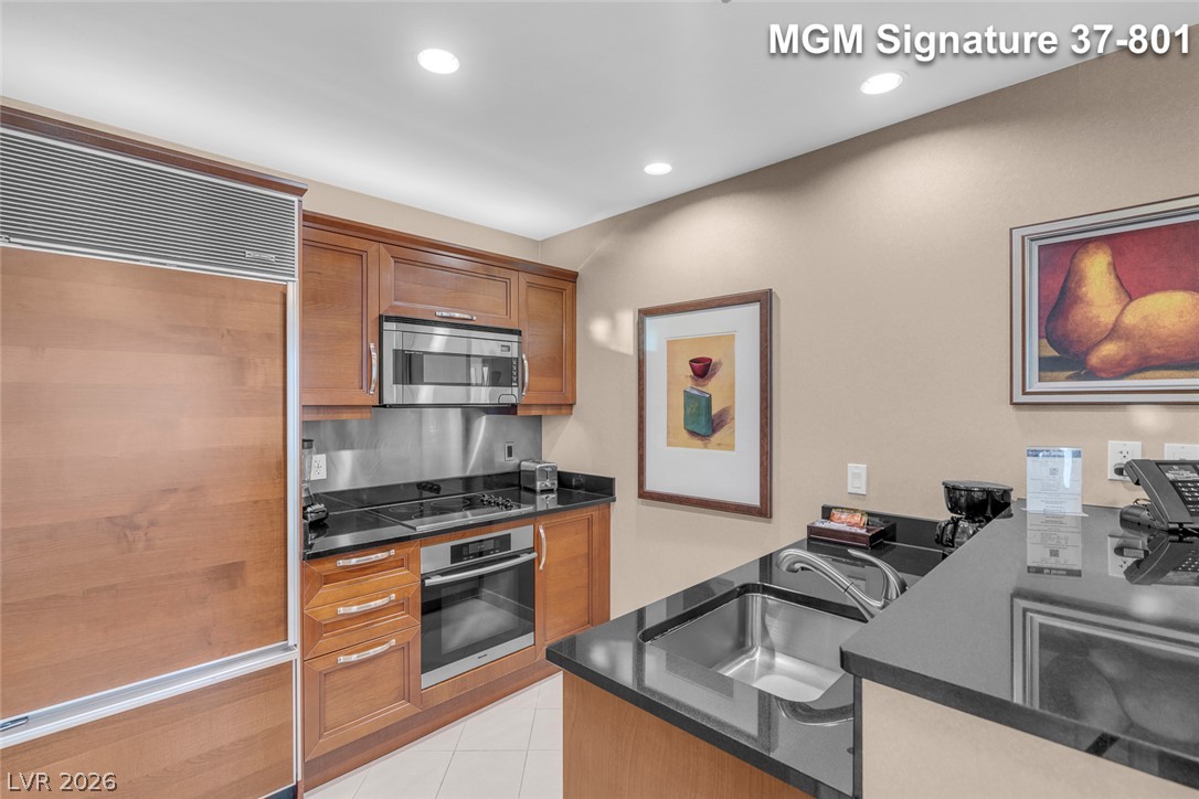 Photo 15 of 92, 125 E Harmon Avenue #3701&3703