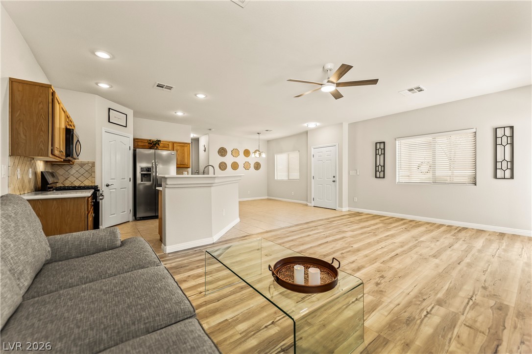 Photo 6 of 34, 1099 Sheer Paradise Lane #3
