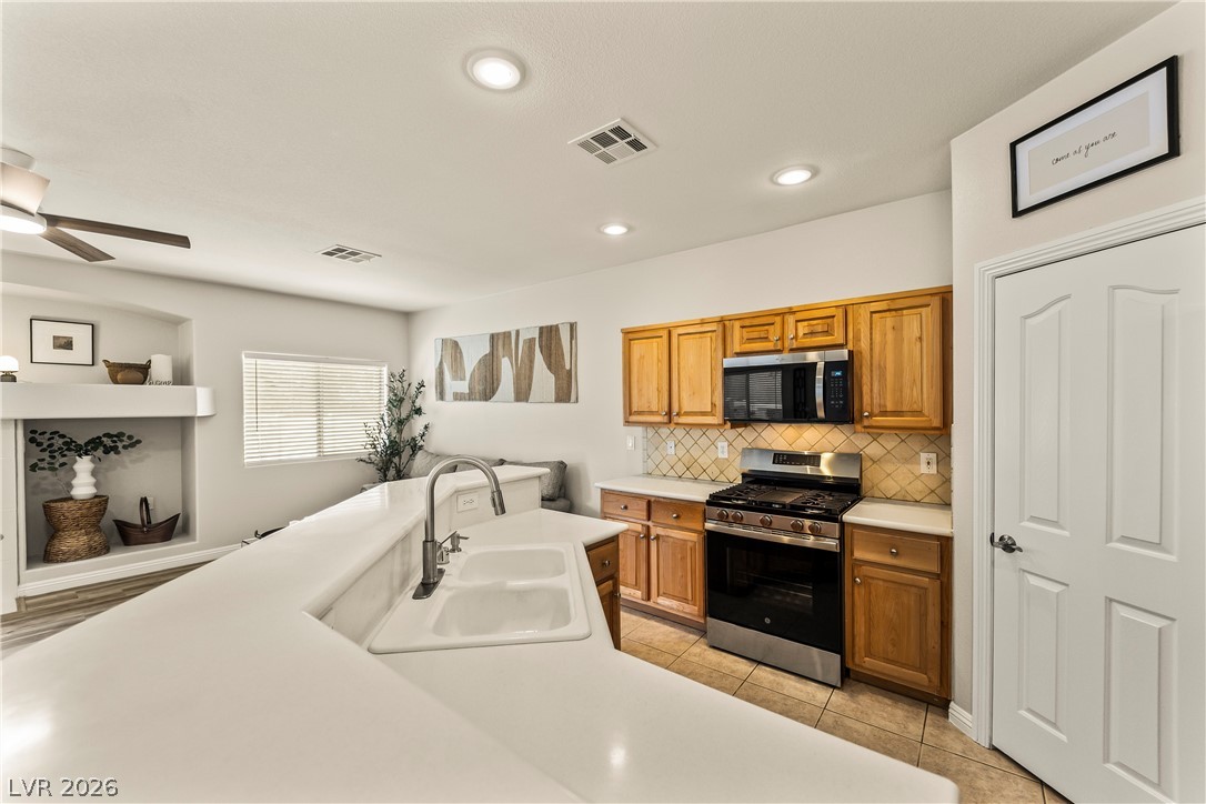Photo 8 of 34, 1099 Sheer Paradise Lane #3