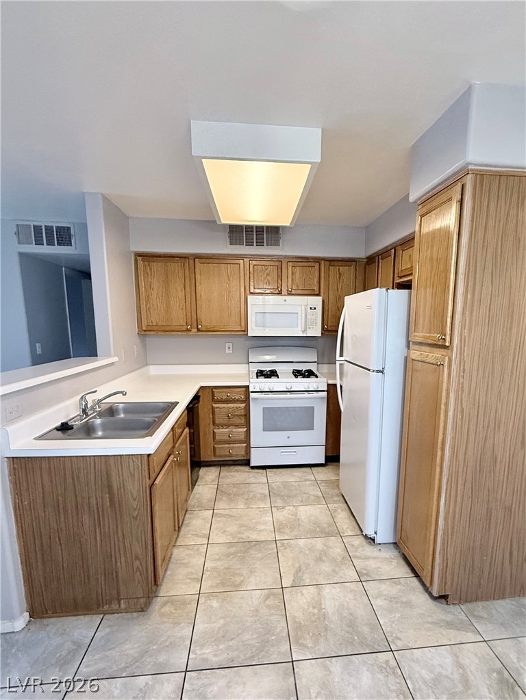 Photo 8 of 19, 3083 Casey Drive #201