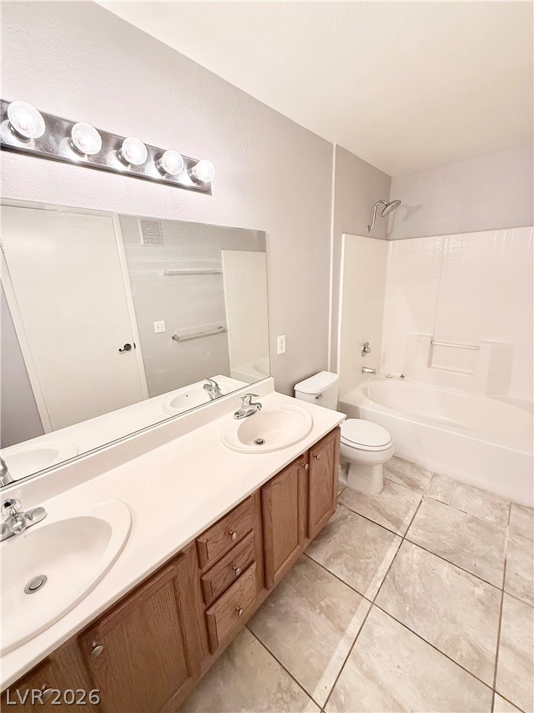 Photo 13 of 19, 3083 Casey Drive #201