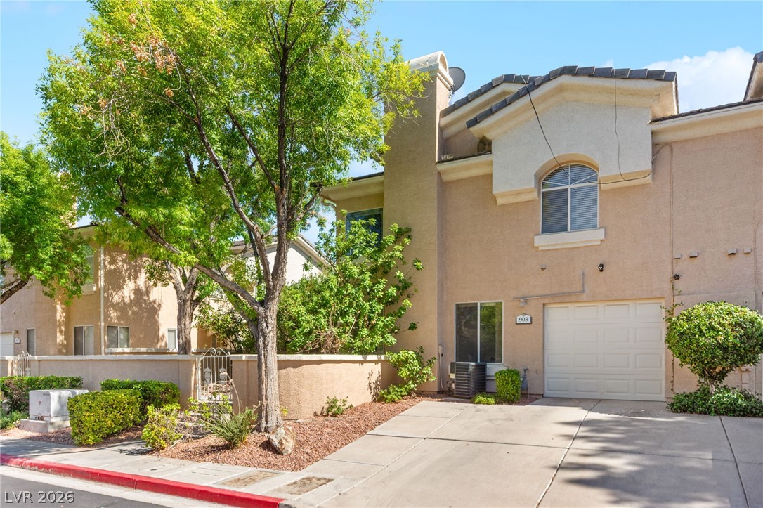 903 Twinkling Sky Avenue, Henderson 89015