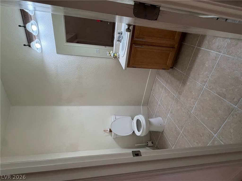 Photo 6 of 23, 4909 Royal Lake Avenue