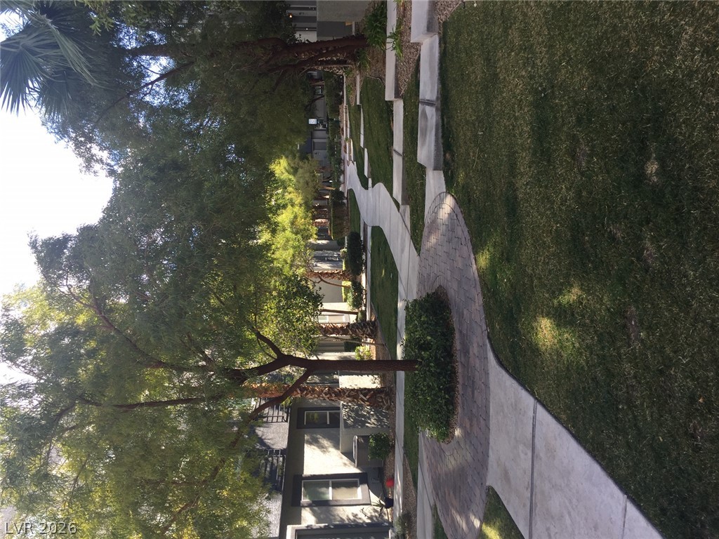 Photo 28 of 31, 9050 W Tropicana Avenue #1077