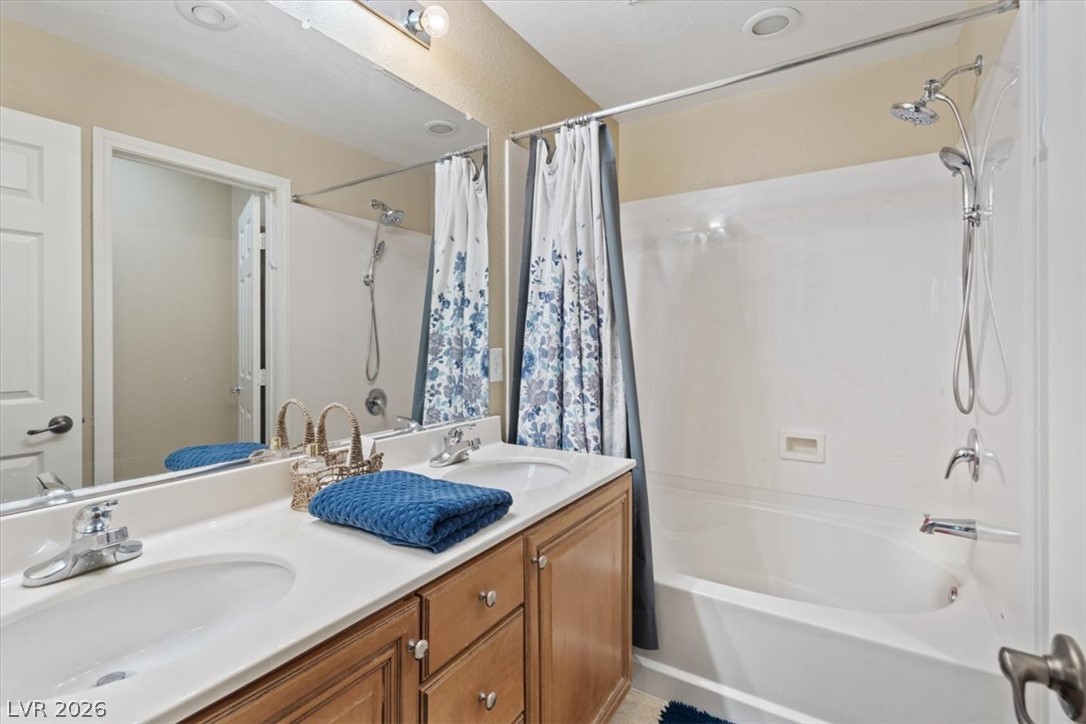 Photo 18 of 29, 9116 Alpine Grove Avenue #103