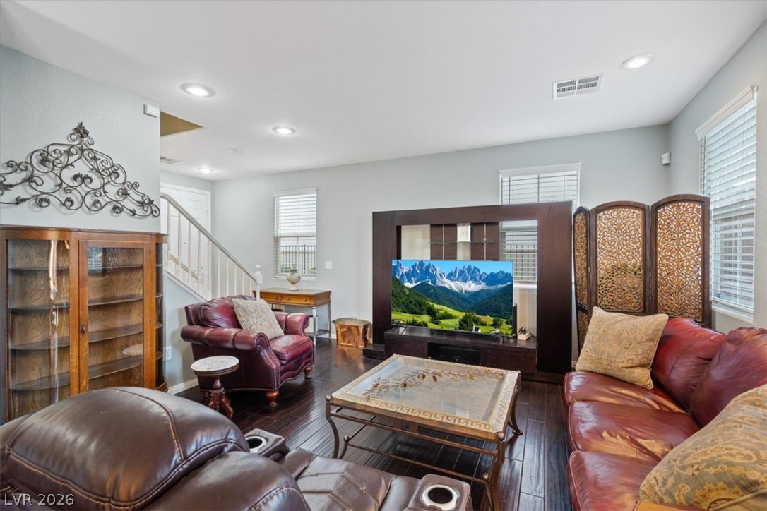 Photo 7 of 29, 9116 Alpine Grove Avenue #103